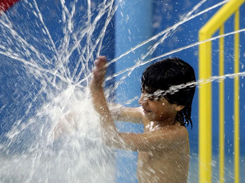 Huddersfield Leisure Centre Splash Features