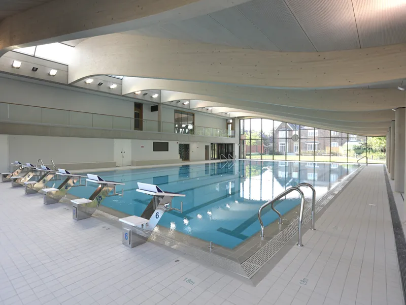 King’s College School, London Pool with Diving blocks