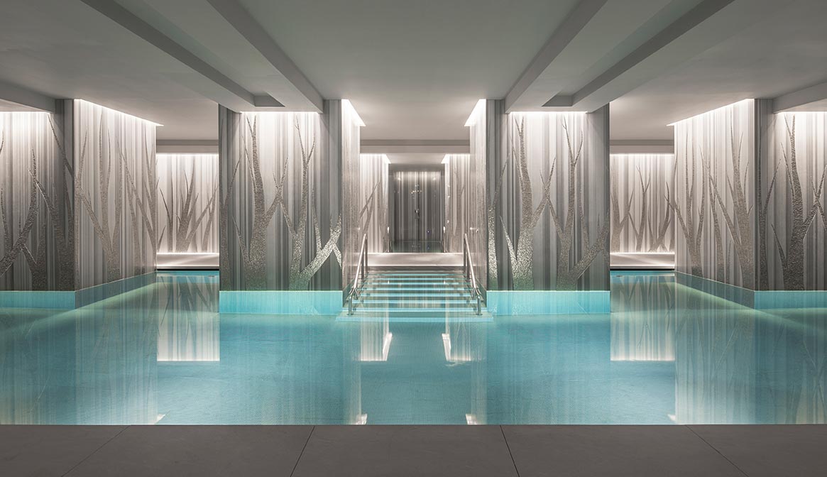 Four Seasons Hotel London at Ten Trinity Square swimming pool