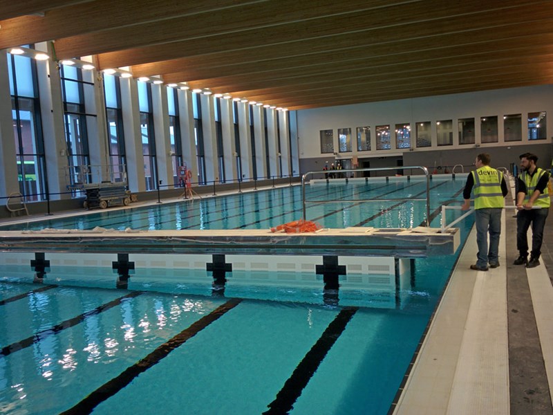 University of Birmingham Pool Hall with Movable Boom